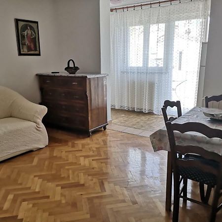 Apartments Nikola Кърк Екстериор снимка