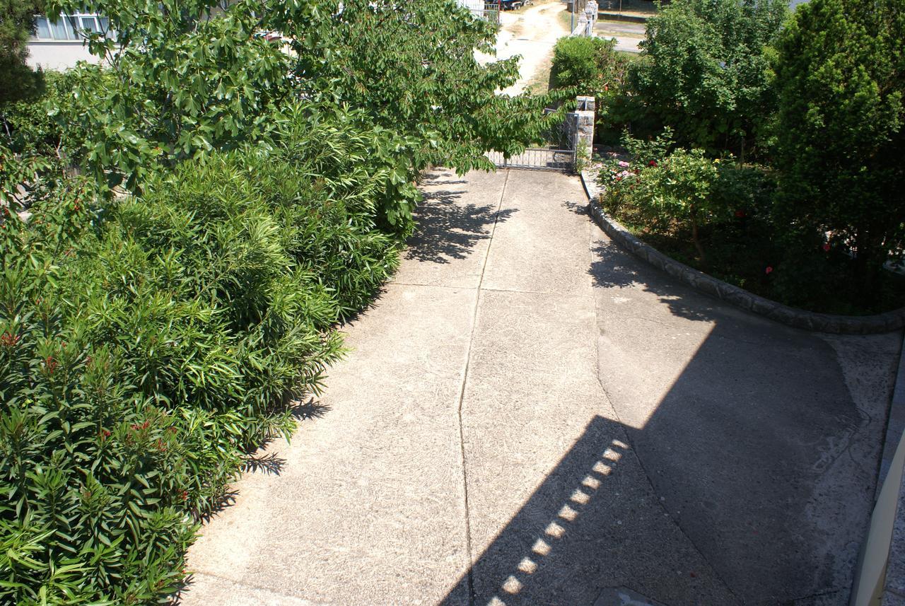 Apartments Nikola Кърк Екстериор снимка