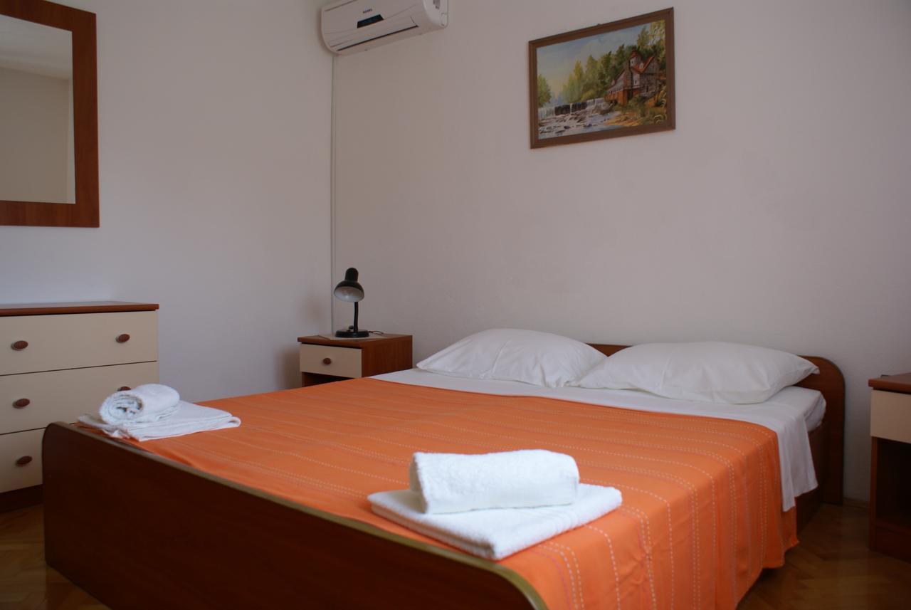 Apartments Nikola Кърк Екстериор снимка