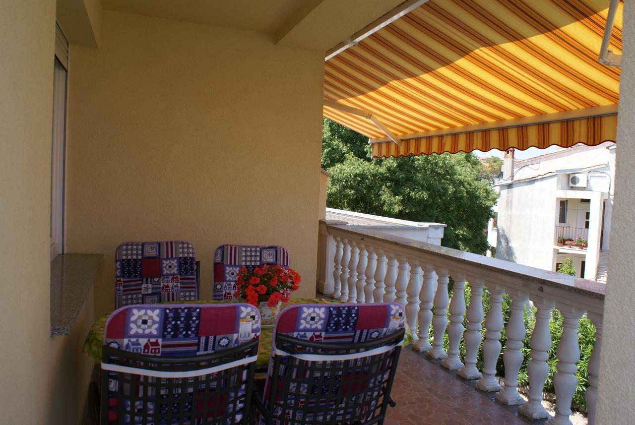 Apartments Nikola Кърк Екстериор снимка