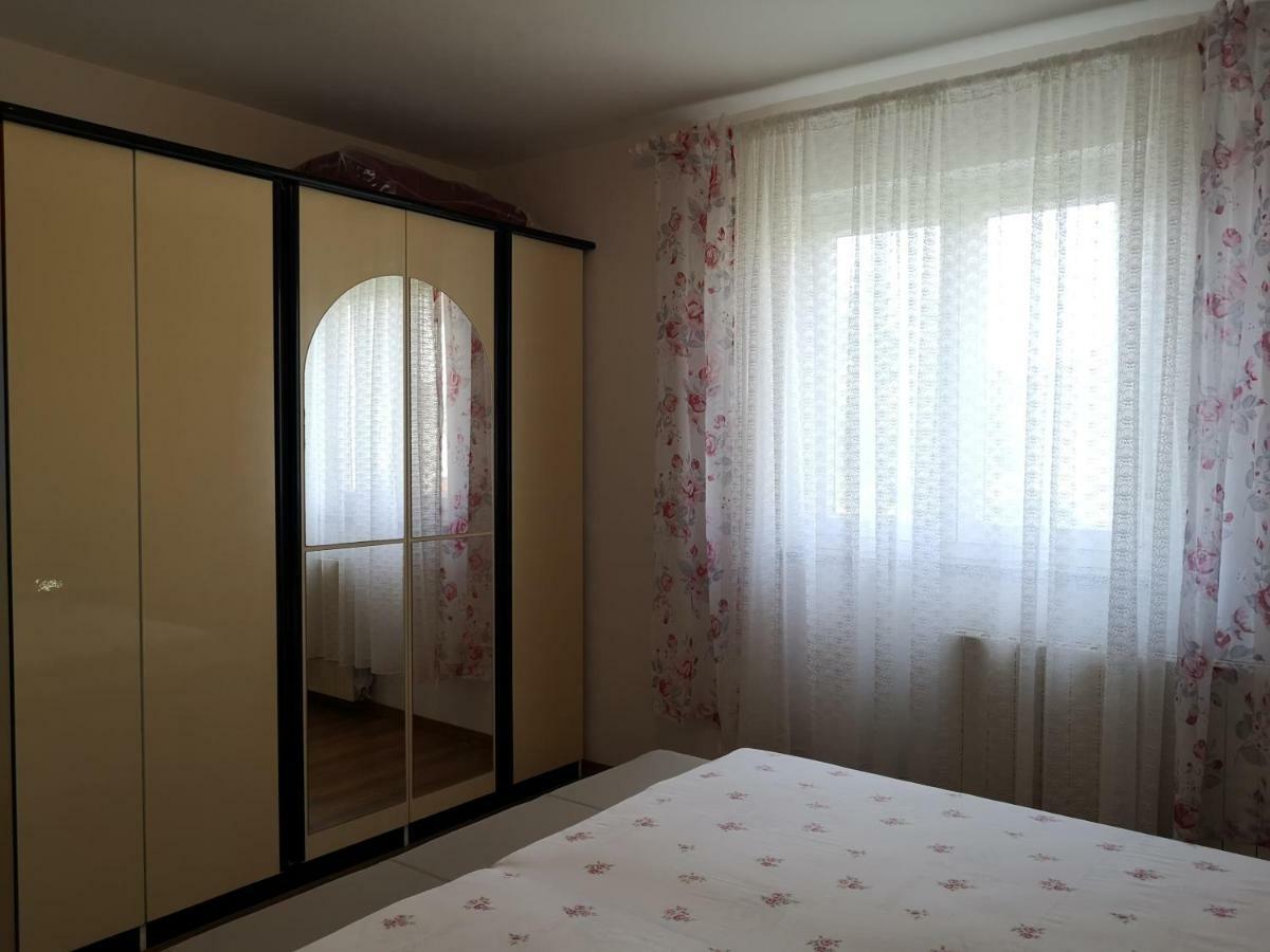 Apartments Nikola Кърк Екстериор снимка