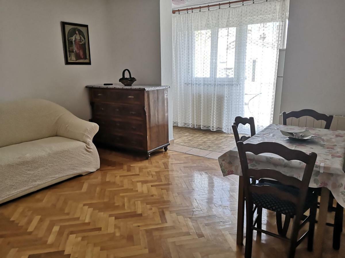 Apartments Nikola Кърк Екстериор снимка
